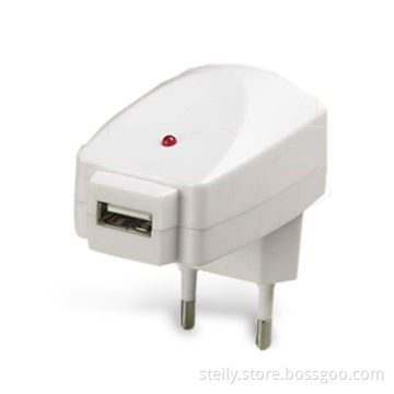 USB Travel Charger for iPod/ iPhone, with 100 to 240V AC Input Voltage and 50/60Hz Frequency